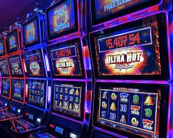 Người chơi trải nghiệm cá cược slot online tại hocvienxoso trên mobile